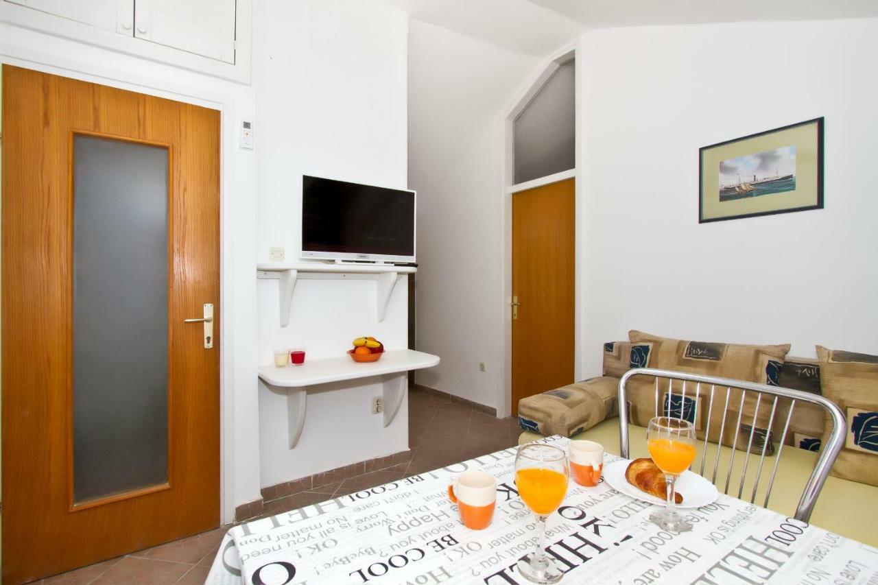 Apartment Center Marija Водице Екстериор снимка