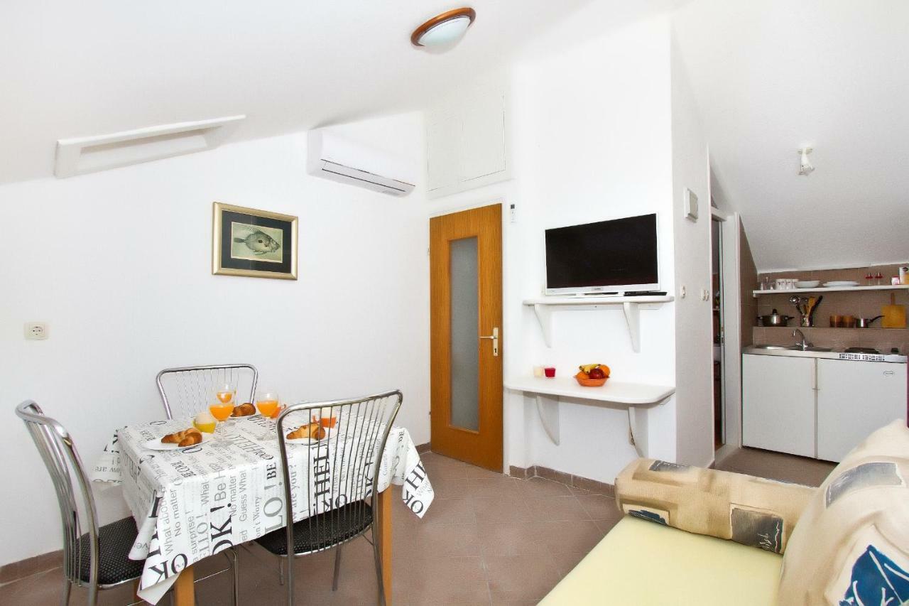 Apartment Center Marija Водице Екстериор снимка
